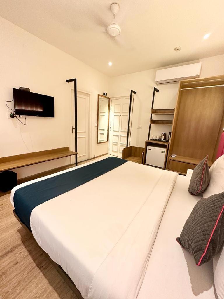 Hotel Mystic Falls Τζαϊπούρ Εξωτερικό φωτογραφία